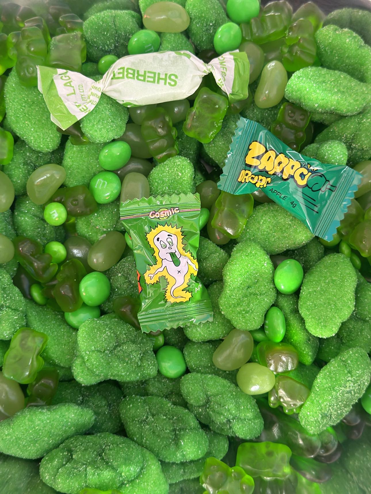 GROOVY GREEN