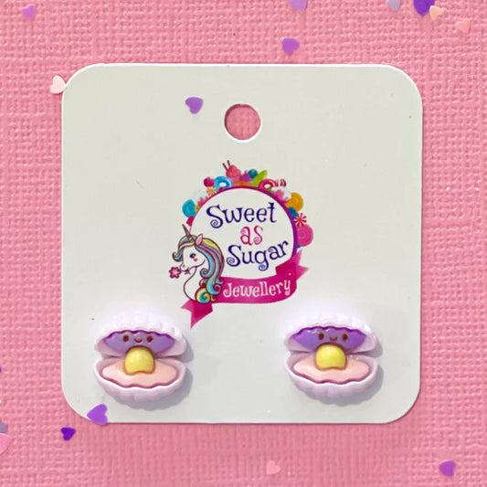 Clam Shell Stud Earrings