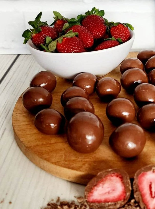 Freeze dried strawberries coated in Milk chocolate